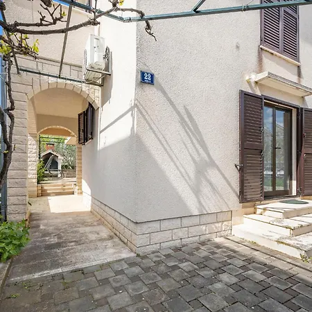 Apartamento 2 Bedroom Beautiful In *