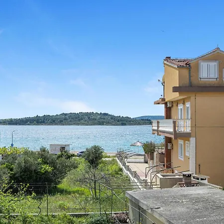 2 Bedroom Beautiful In Vodice