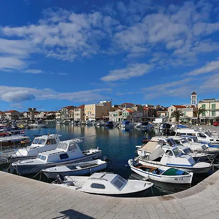 2 Bedroom Beautiful In Apartamento